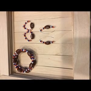 Bracelet and earrings